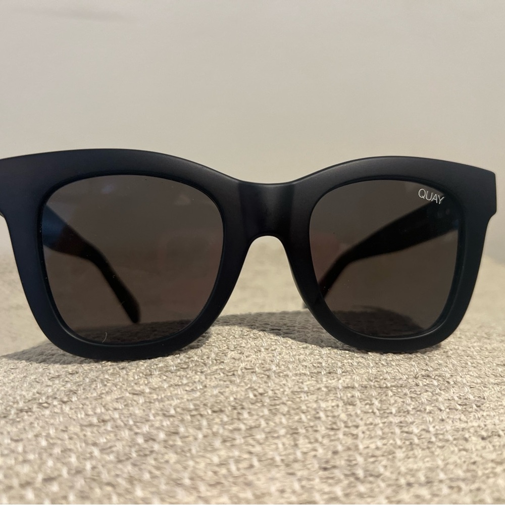 quay sunglasses.. new condition!